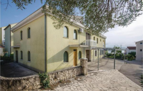 2 Bedroom Awesome Apartment In Okrug Gornji